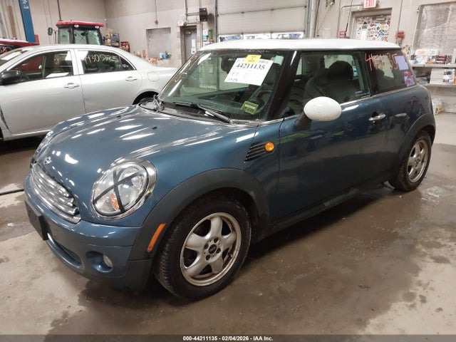 2009 MINI COOPER WMWMF335X9TU75317 Photo 1