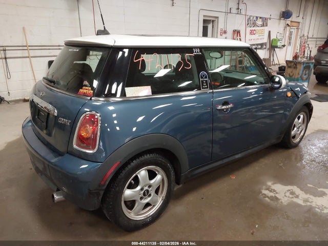 2009 MINI COOPER WMWMF335X9TU75317 Photo 3