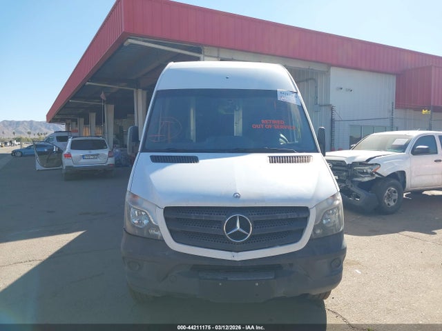 44211175 :رقم المزاد ، WD3PE8DB5FP122860 vin ، 2015 Mercedes-benz Sprinter 2500 High Roof مزاد بيع
