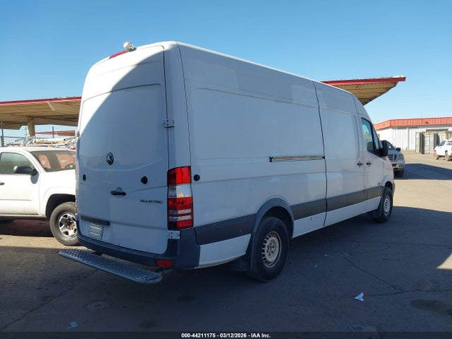 44211175 :رقم المزاد ، WD3PE8DB5FP122860 vin ، 2015 Mercedes-benz Sprinter 2500 High Roof مزاد بيع