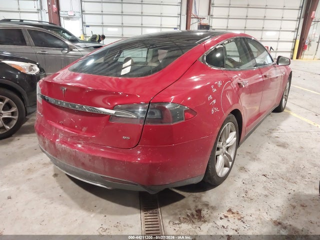 5YJSA1H17EFP53039 Tesla Model S P85