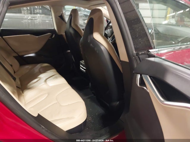 5YJSA1H17EFP53039 Tesla Model S P85