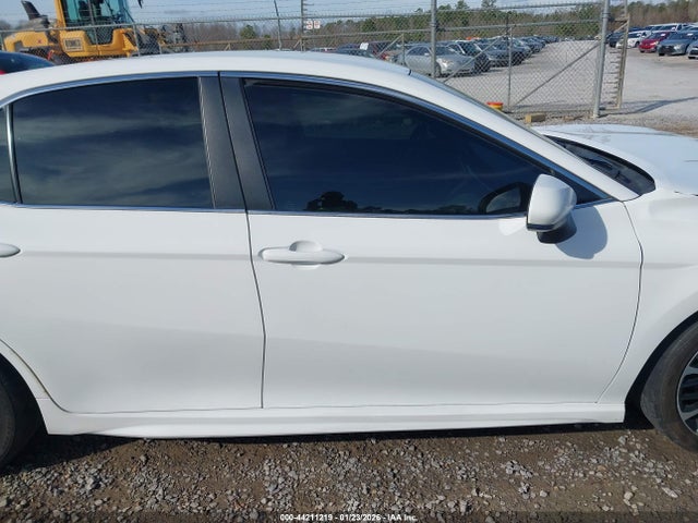 4T1B11HK4JU593661 Toyota CAMRY SE