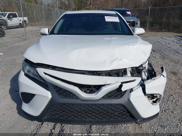 4T1B11HK4JU593661 Toyota CAMRY SE