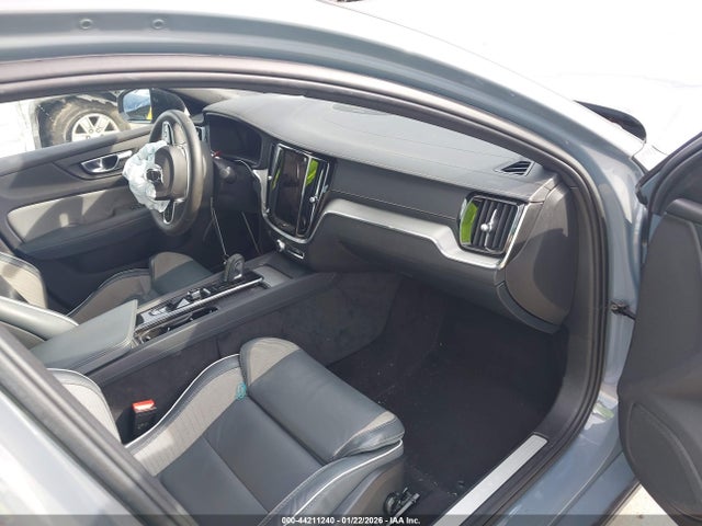 2022 VOLVO S60 7JRL12FM4NG165775 Photo 4