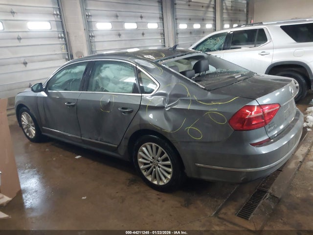1VWBS7A34GC014218 Volkswagen Passat 1.8t Se