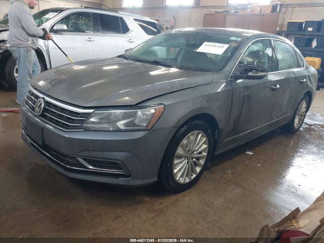 1VWBS7A34GC014218 Volkswagen Passat 1.8t Se
