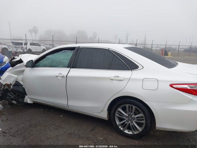 4T1BF1FK4HU334425 Toyota CAMRY SE