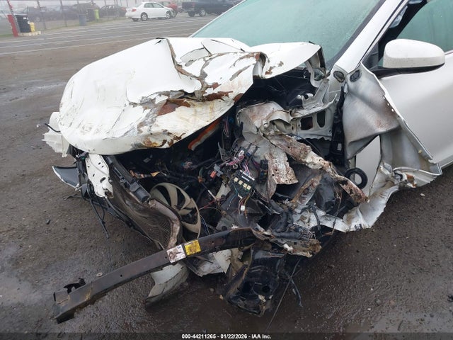4T1BF1FK4HU334425 Toyota CAMRY SE
