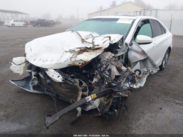 4T1BF1FK4HU334425 Toyota CAMRY SE
