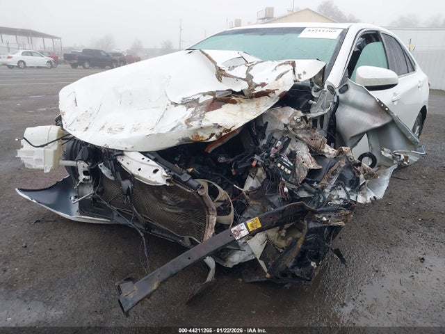 4T1BF1FK4HU334425 Toyota CAMRY SE
