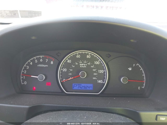 2010 HYUNDAI ELANTRA KMHDU4AD7AU936475 Photo 6