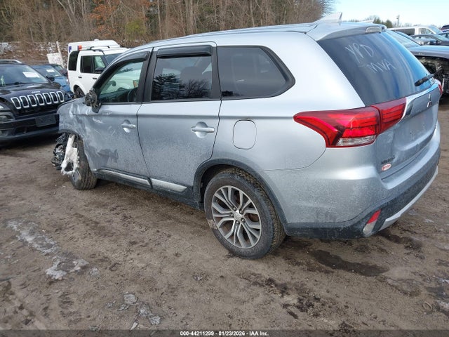 2017 MITSUBISHI OUTLANDER JA4AZ2A39HZ069978 Photo 2
