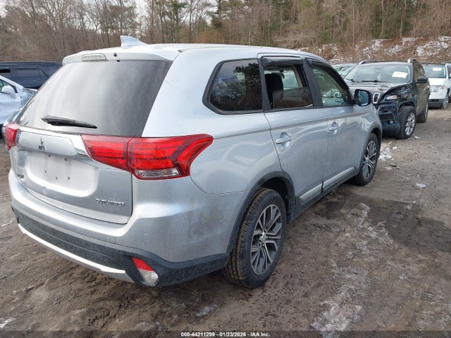 2017 MITSUBISHI OUTLANDER JA4AZ2A39HZ069978 Photo 3