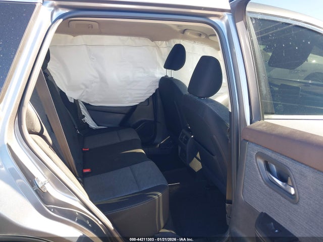 Продаж на аукціоні авто 2023 Nissan Rogue Sv Fwd, vin: JN8BT3BA4PW409542, номер лоту: 44211303