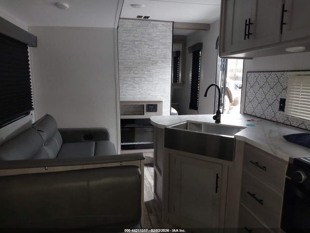4YDTCMM26NY933690 Coleman Other