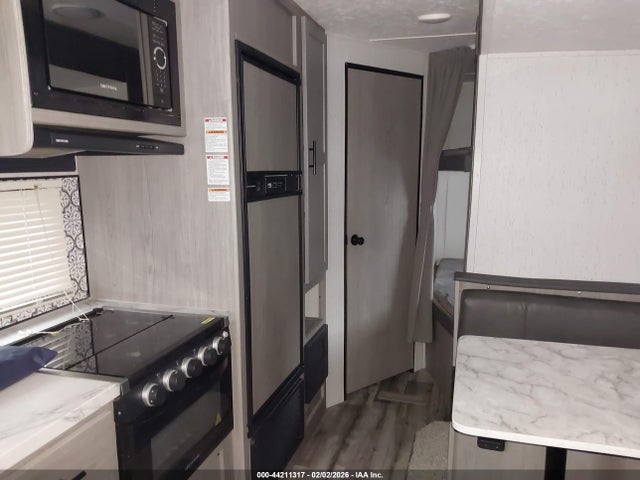4YDTCMM26NY933690 Coleman Other