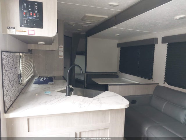 4YDTCMM26NY933690 Coleman Other