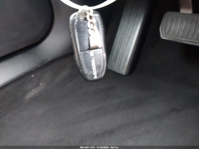 2014 TESLA MODEL S 5YJSA1H19EFP32693 Photo 10