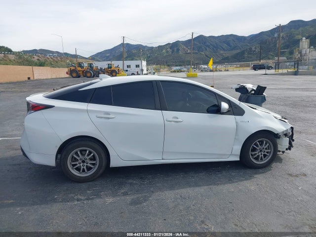 JTDKARFU9G3008420 Toyota Prius Four