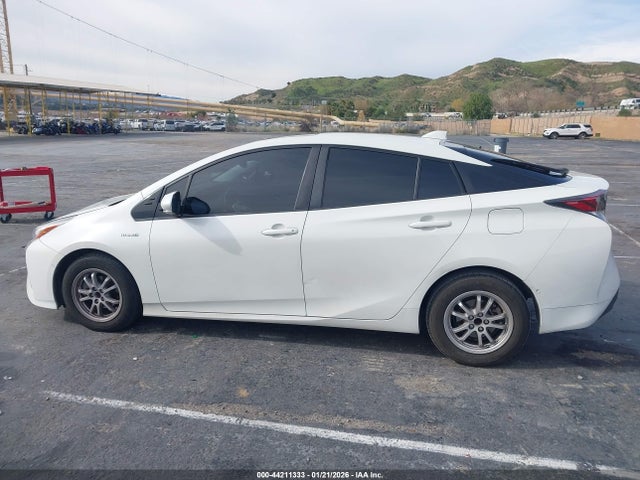 JTDKARFU9G3008420 Toyota Prius Four