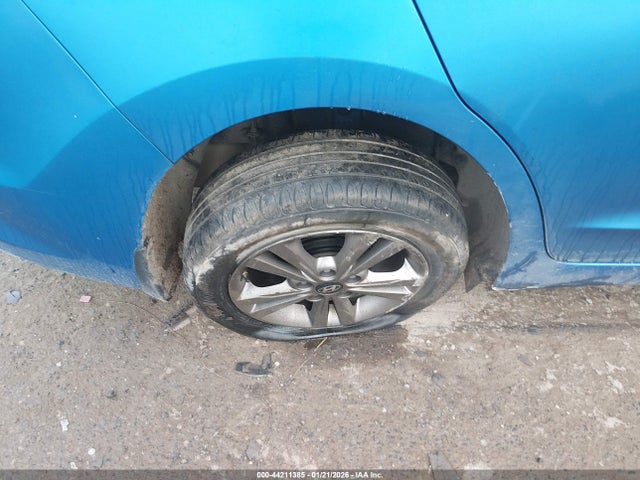 KMHD84LF7HU431596 Hyundai ELANTRA SE