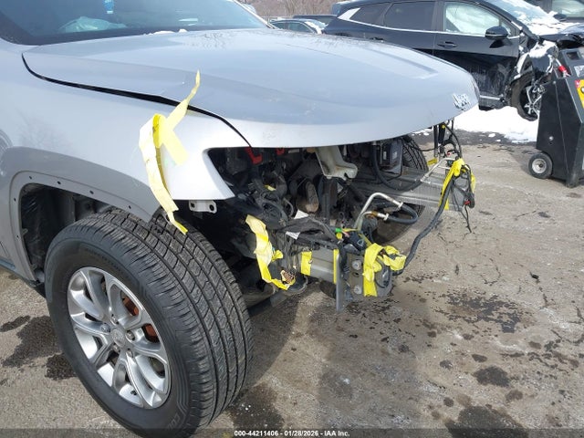 1C4RJFBG9GC490786 Jeep Grand Cherokee Limited