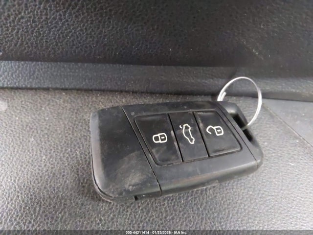 44211414 :رقم المزاد ، 3VWCB7BUXLM042335 vin ، 2020 Volkswagen Jetta 1.4t R-line/1.4t S/1.4t Se مزاد بيع