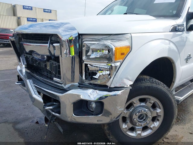 1FT8W3BT4GEA82709 Ford F-350 Lariat