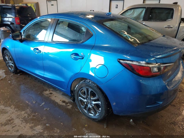 2019 TOYOTA YARIS 3MYDLBYV4KY510852 Photo 2