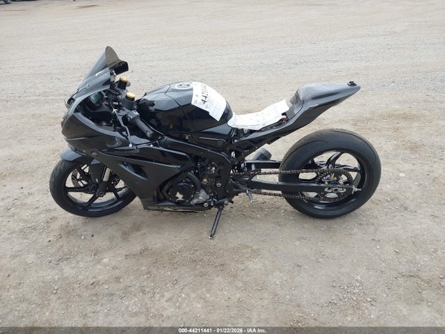 Suzuki GSX-R1000 2023 JS1DM11F9P7100124 Image 13