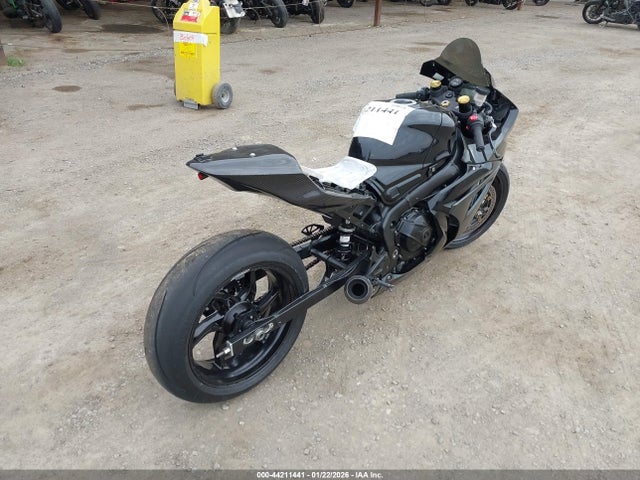 Suzuki GSX-R1000 2023 JS1DM11F9P7100124 Image 4