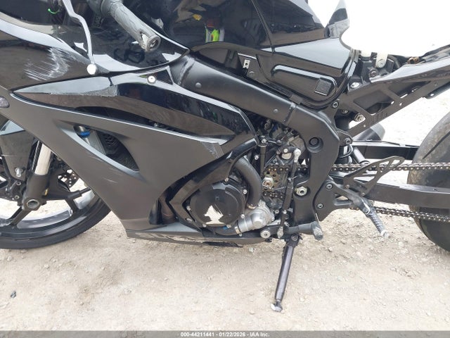 Suzuki GSX-R1000 2023 JS1DM11F9P7100124 Image 9