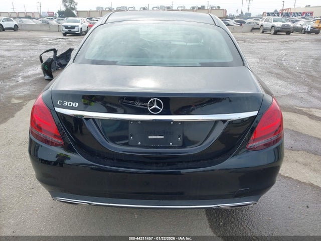 2020 Mercedes-benz C 300 მანქანა იყიდება აუქციონზე, vin: W1KWF8DB7LR571607, აუქციონის ნომერი: 44211457