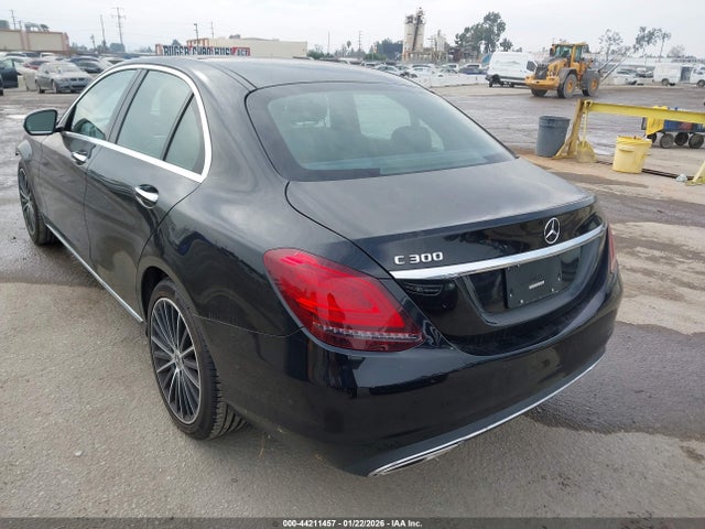 2020 MERCEDES-BENZ C 300 W1KWF8DB7LR571607 Photo 2