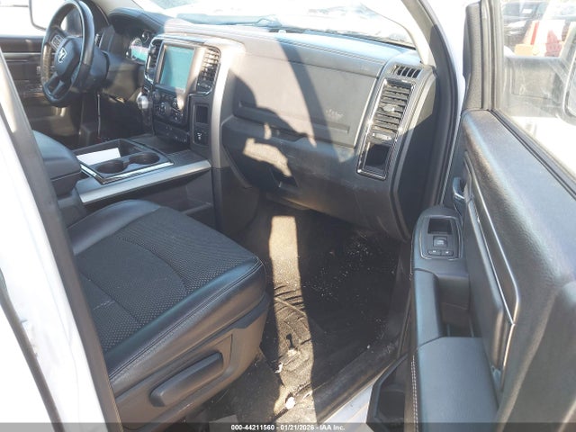 44211560 :رقم المزاد ، 1C6RR7MT9FS647821 vin ، 2015 Ram 1500 Sport مزاد بيع