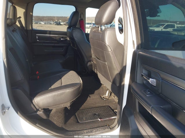 44211560 :رقم المزاد ، 1C6RR7MT9FS647821 vin ، 2015 Ram 1500 Sport مزاد بيع