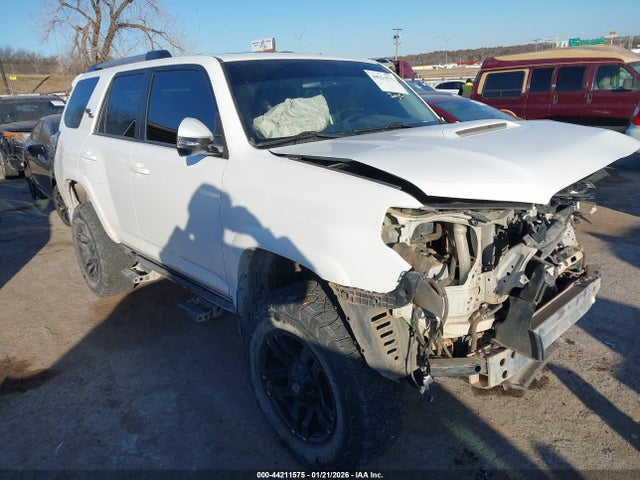 2018 TOYOTA 4RUNNER JTEBU5JR5J5579574