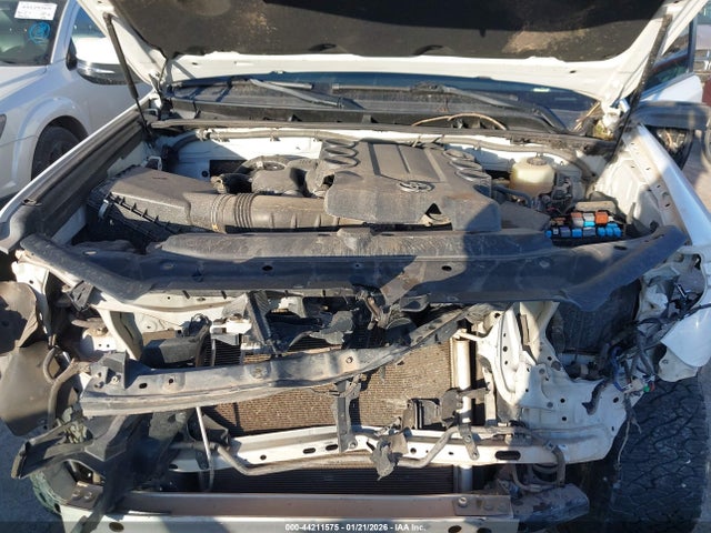 2018 TOYOTA 4RUNNER JTEBU5JR5J5579574 Photo 9