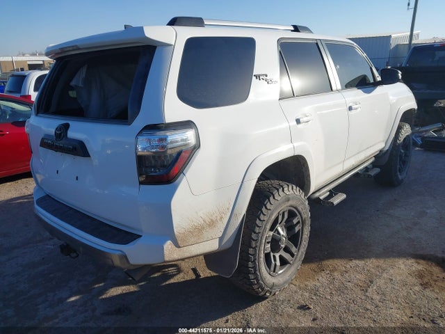 2018 TOYOTA 4RUNNER JTEBU5JR5J5579574 Photo 3