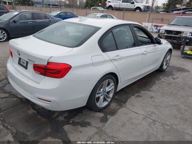 2018 BMW 320I WBA8E1G54JNU88950 Photo 3