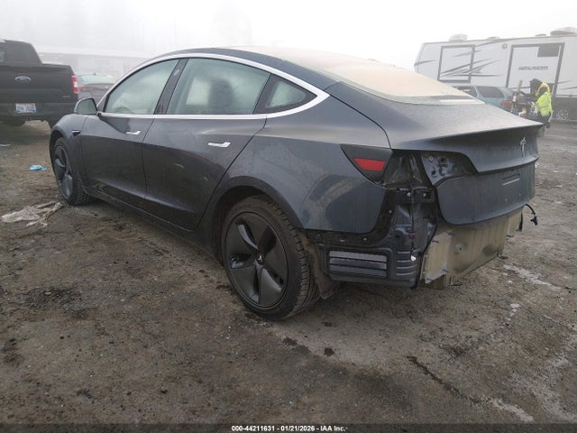 2018 TESLA MODEL 3 5YJ3E1EA6JF051804 Photo 2