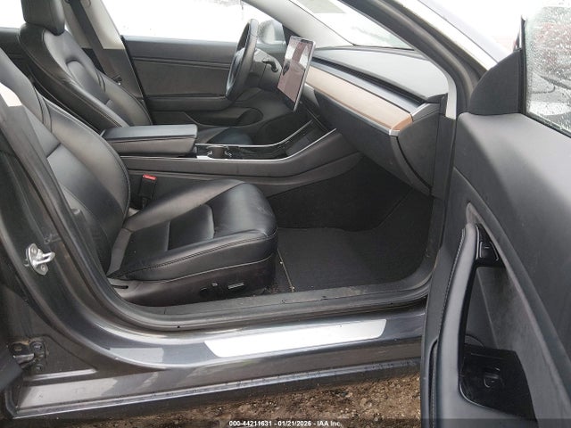 2018 TESLA MODEL 3 5YJ3E1EA6JF051804 Photo 4