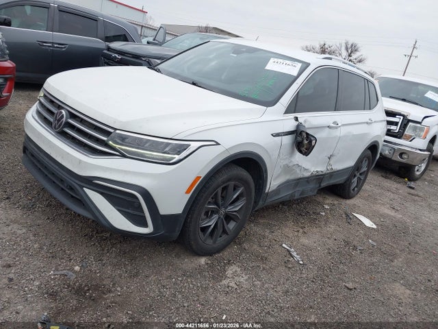 2022 Volkswagen Tiguan 2.0t Se მანქანა იყიდება აუქციონზე, vin: 3VV2B7AX8NM138155, აუქციონის ნომერი: 44211656