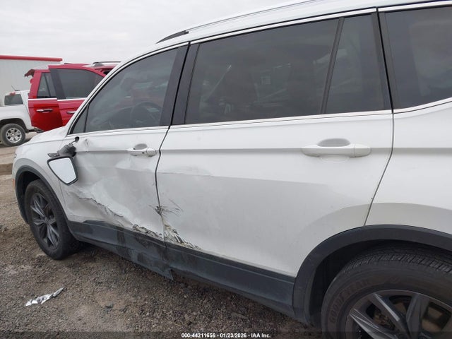 2022 Volkswagen Tiguan 2.0t Se მანქანა იყიდება აუქციონზე, vin: 3VV2B7AX8NM138155, აუქციონის ნომერი: 44211656
