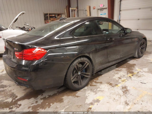 2017 BMW M4 WBS3R9C54HK709635 Photo 3