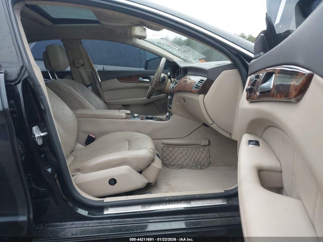 2012 MERCEDES-BENZ CLS 550 WDDLJ7DB9CA040547 Photo 4