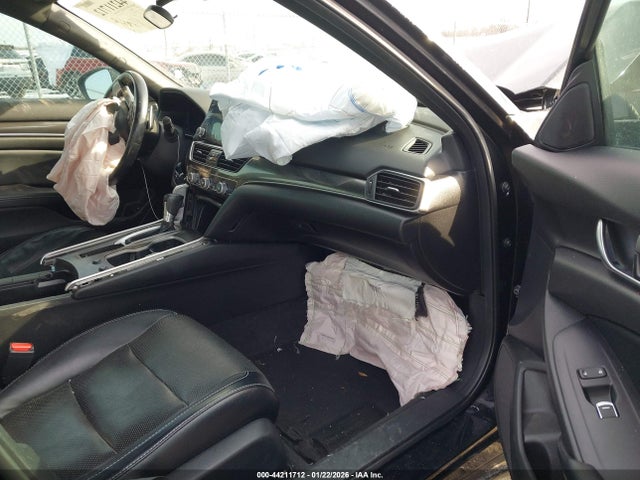 Продаж на аукціоні авто 2018 Honda Accord Sport, vin: 1HGCV1F37JA021690, номер лоту: 44211712