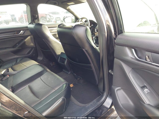 Продаж на аукціоні авто 2018 Honda Accord Sport, vin: 1HGCV1F37JA021690, номер лоту: 44211712