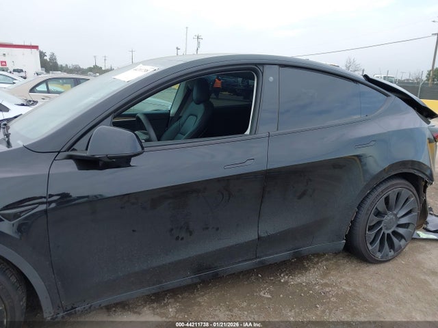 Продаж на аукціоні авто 2023 Tesla Model Y Performance Dual Motor All-wheel Drive, vin: 7SAYGDEF2PF624626, номер лоту: 44211738